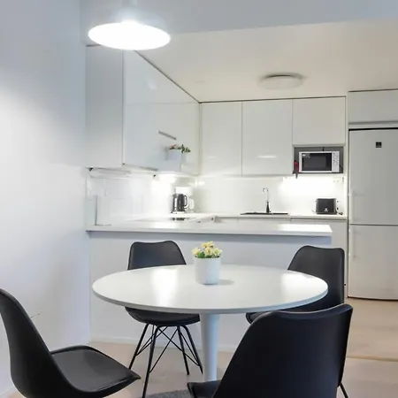 Spacious For 4 With Sauna In Jatkasaari